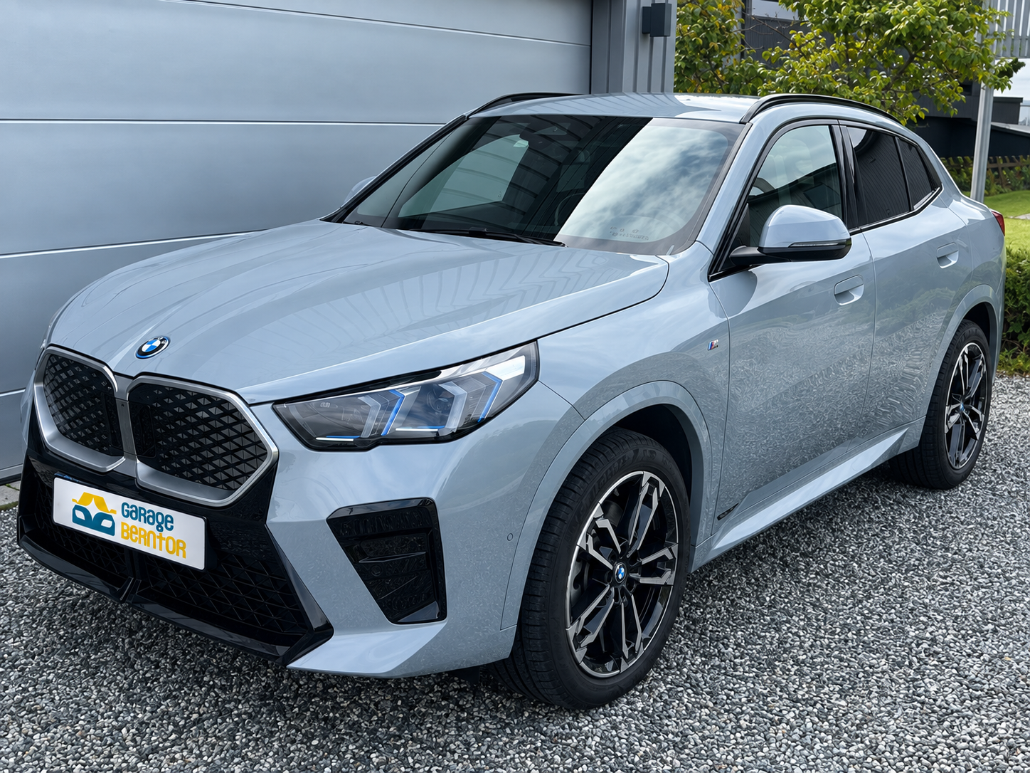 BMW iX2 xDrive30 M Sport