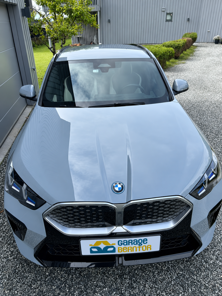 BMW iX2 xDrive30 M Sport