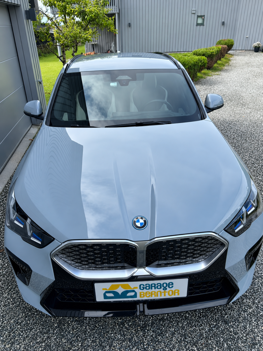BMW iX2 xDrive30 M Sport